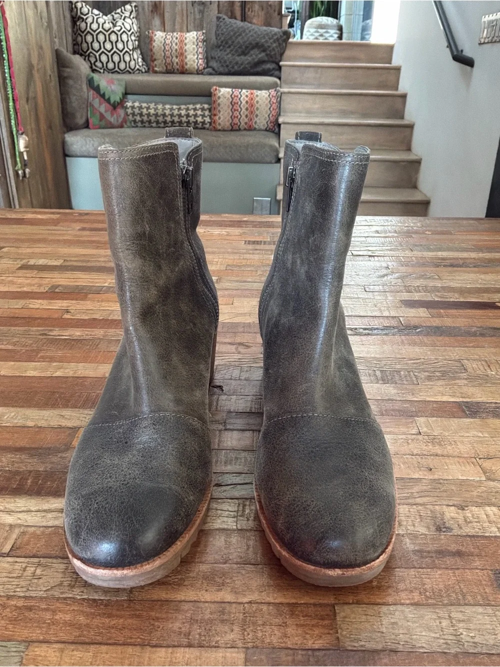 Sorel Gray Leather Ankle Booties with Stacked Heel